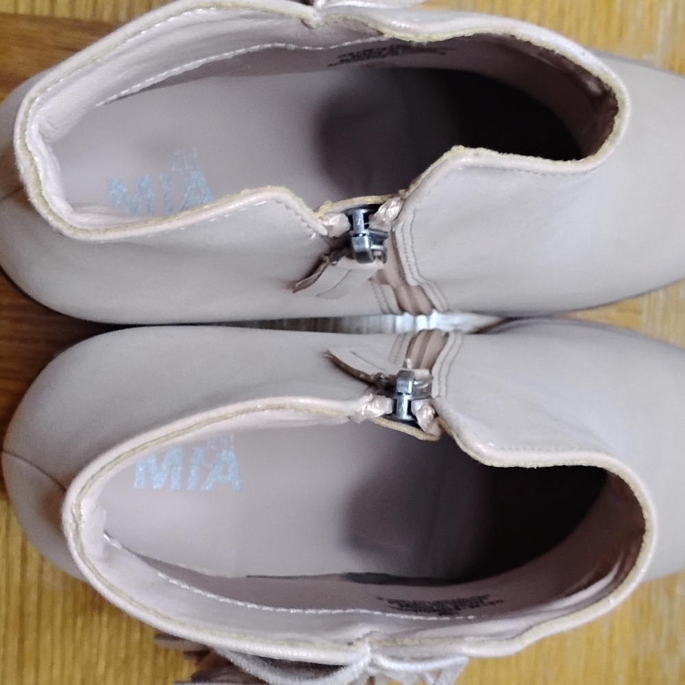 MIA Light Pink Ankle Booties - Picture 6 of 14